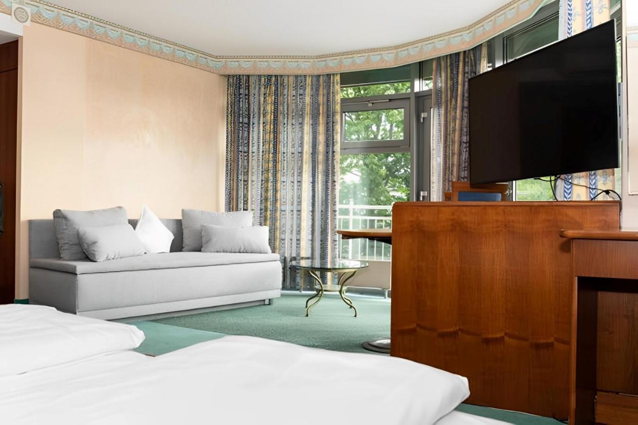 Hotel Am Blauen Wunder Дрезден Екстериор снимка